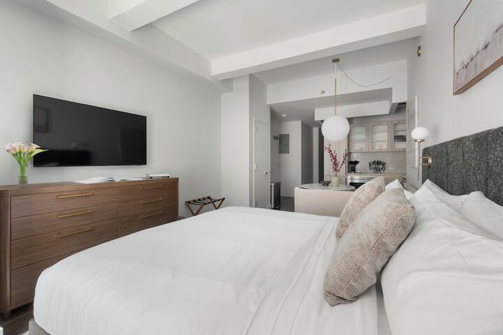 Room 82 of 626