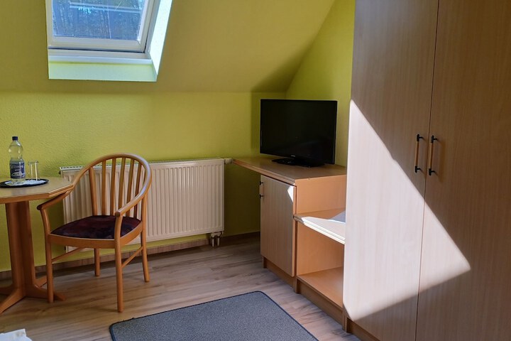 Room 8 of 23