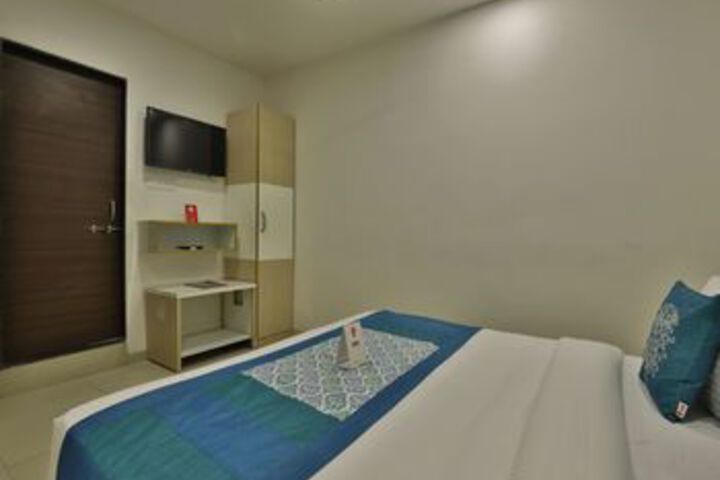 Room 13 of 24