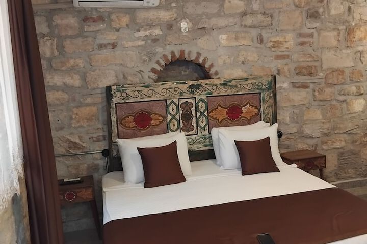 Room 7 of 29
