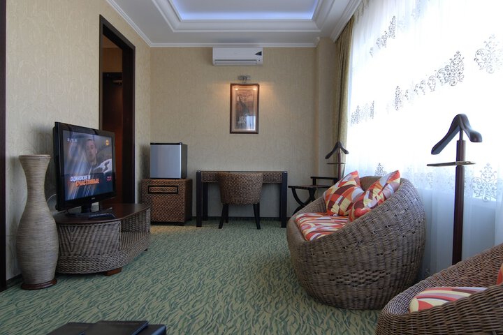 Room 7 of 30