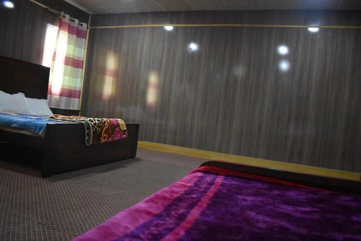 Room 13 of 25