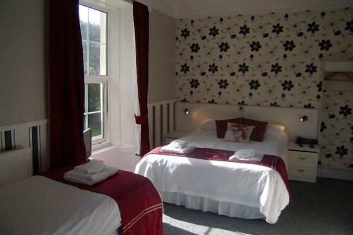 Room 10 of 27
