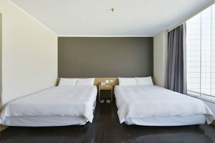 Room 12 of 49