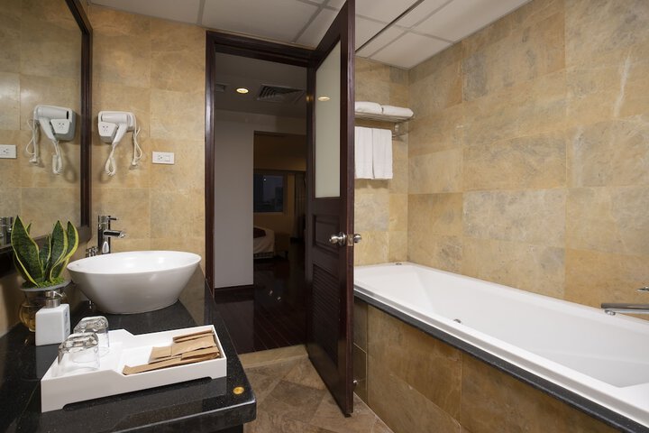 Room 30 of 41