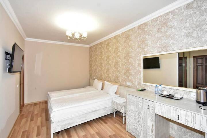 Room 12 of 29