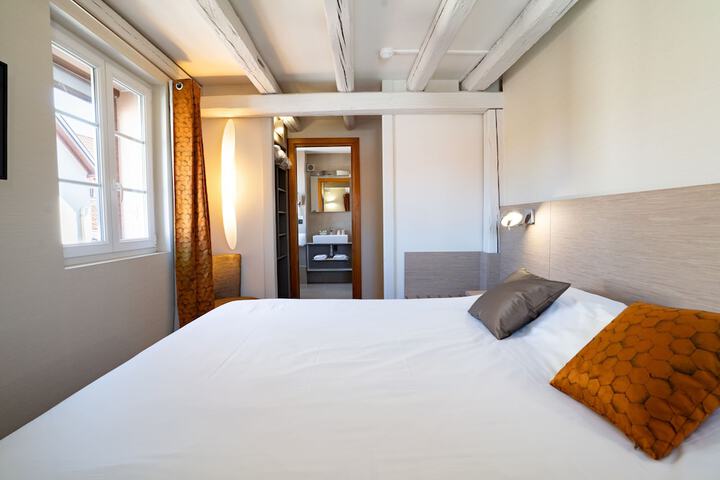 Room 8 of 38