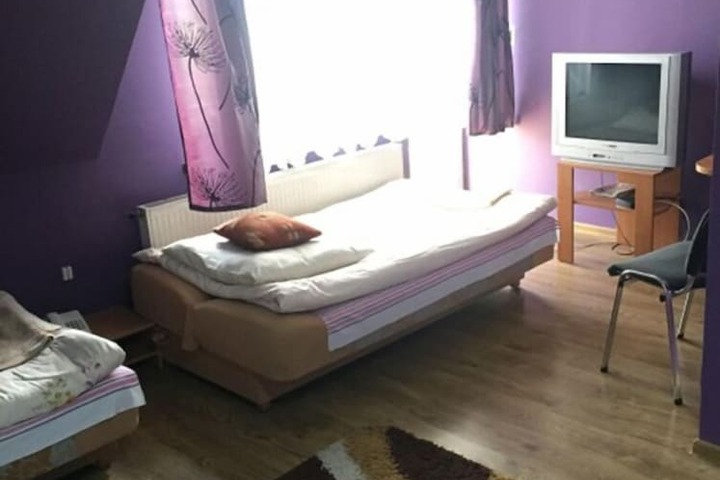 Room 12 of 17