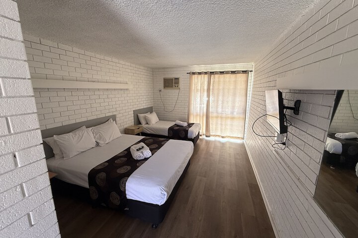 Room 4 of 29