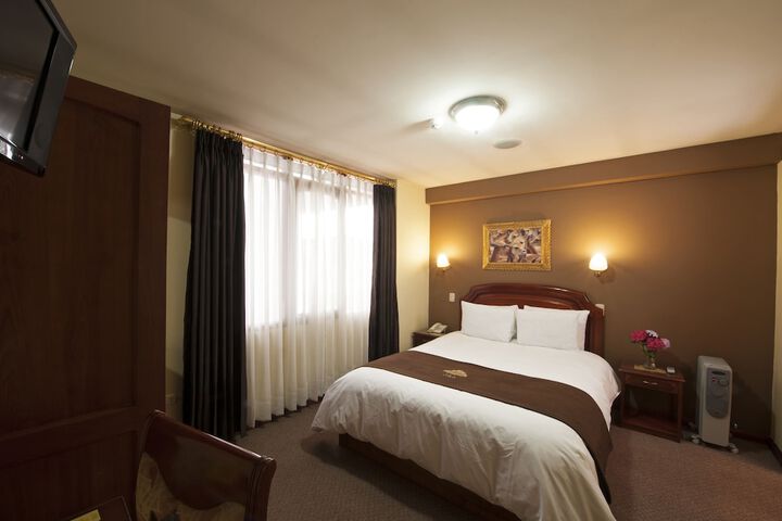 Room 6 of 26