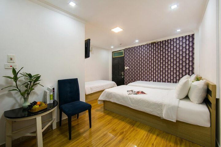Room 10 of 20