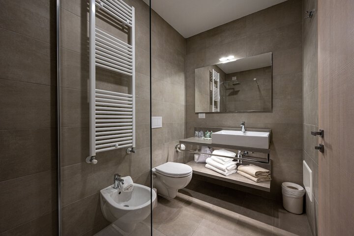Room 15 of 47