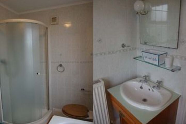 Room 6 of 25