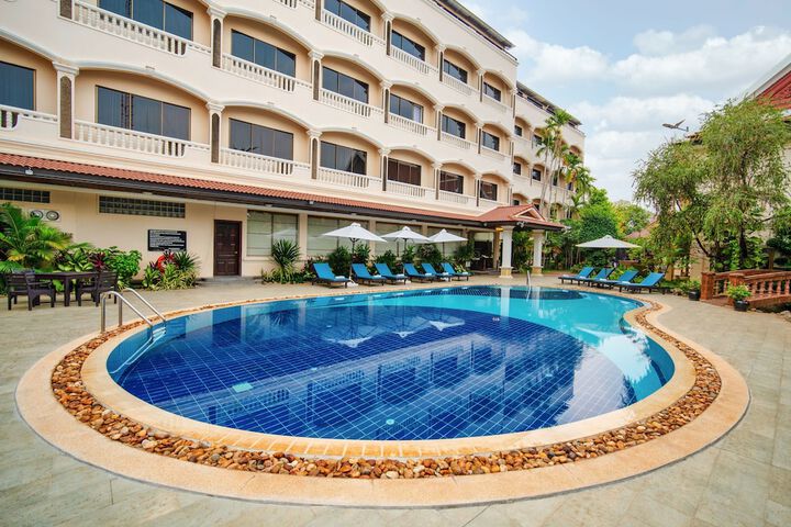 Pool 105 of 169