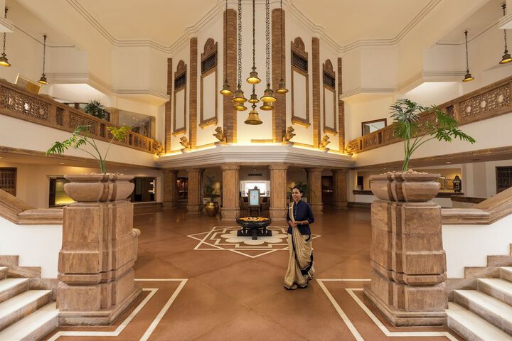 Entrance & Lobby
