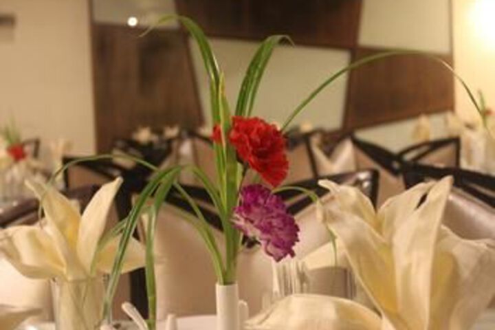 Dining 6 of 19