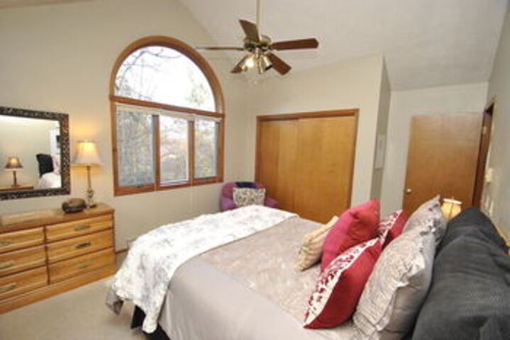 Room 6 of 17