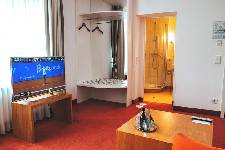 Room 29 of 77