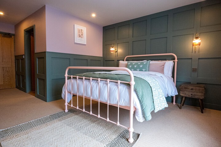 Room 4 of 75