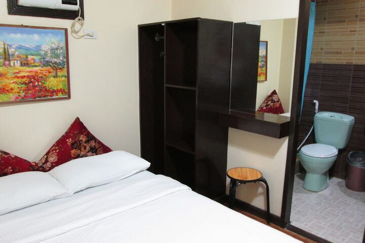 Room 3 of 34