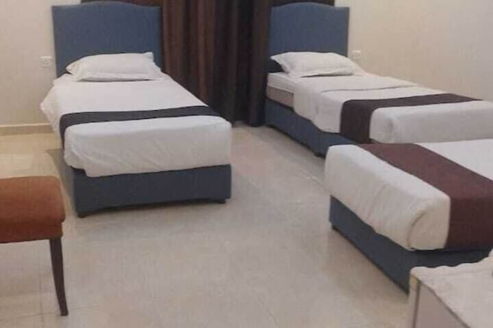 Room 5 of 11