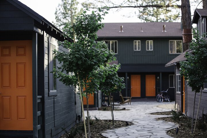 Hotel Exterior 99 of 139