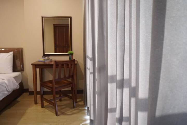 Room 9 of 48