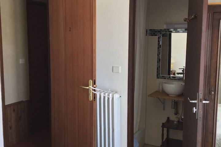 Room 9 of 24