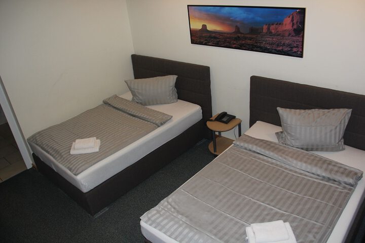 Room 4 of 42