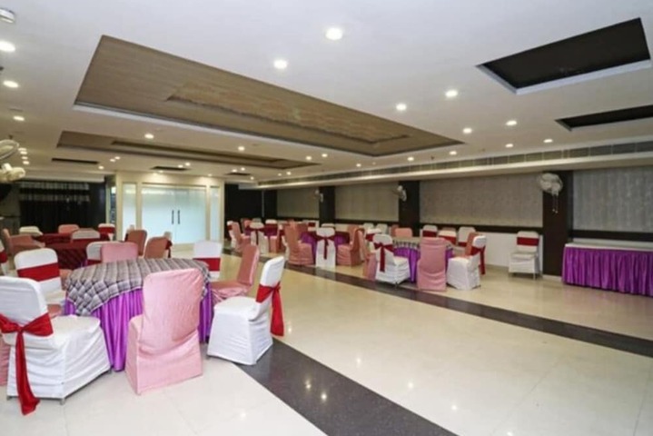 Ballroom/Hall 25 of 33