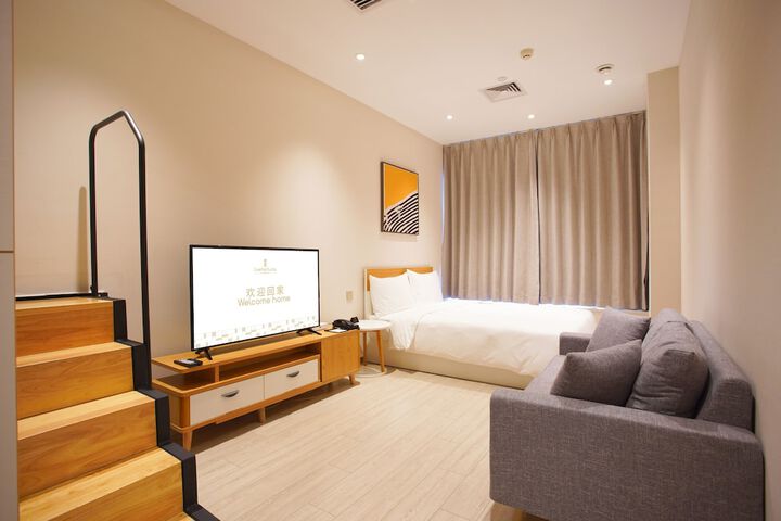 Room 14 of 40