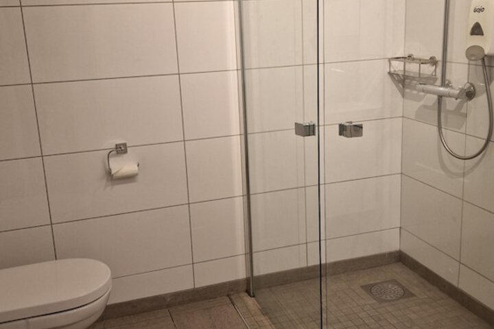 Room 16 of 22