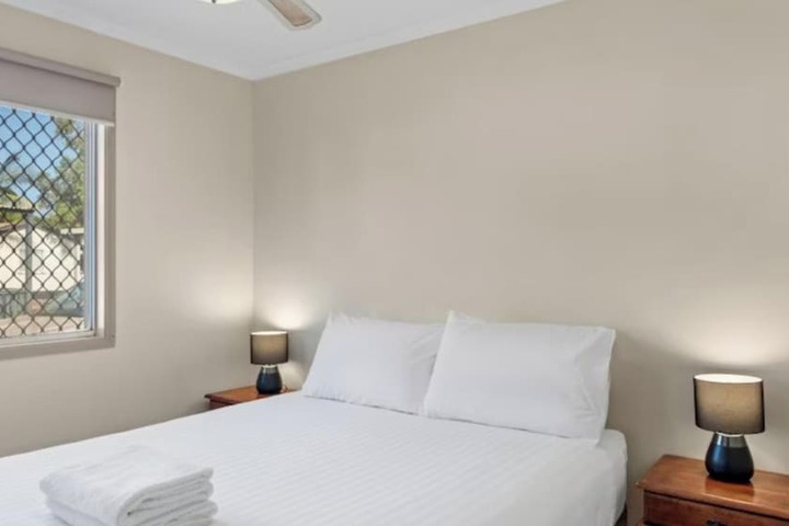 Room 16 of 116