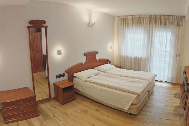 Room 13 of 53