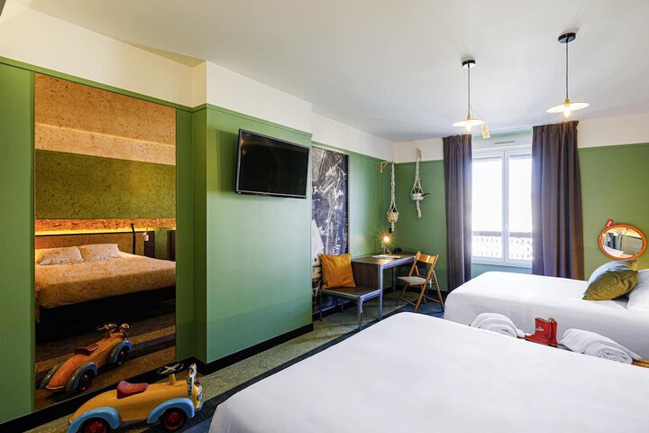 Room 28 of 127