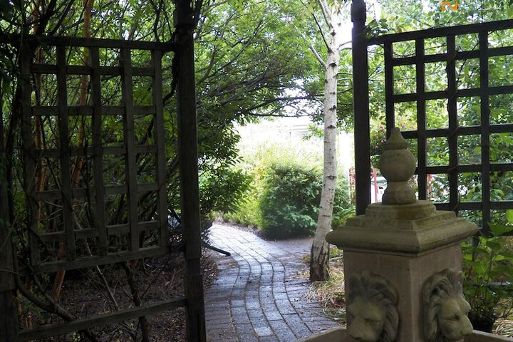 Hotel Exterior 30 of 31