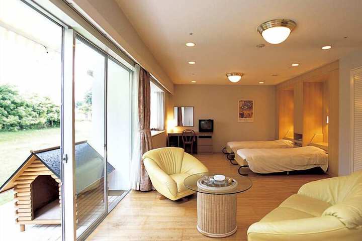 Room 3 of 22