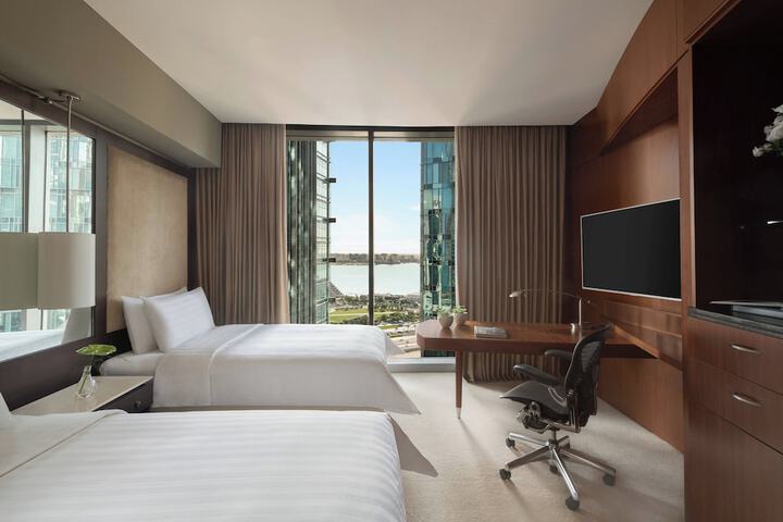 Room 18 of 218