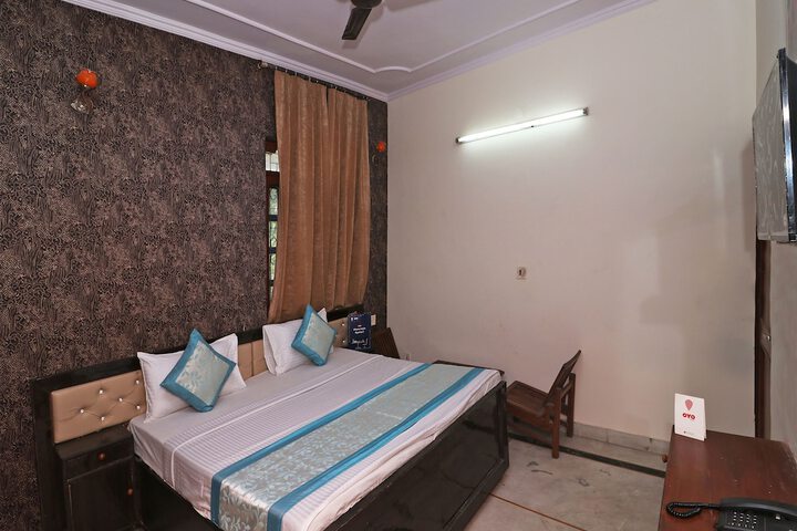 Room 15 of 25