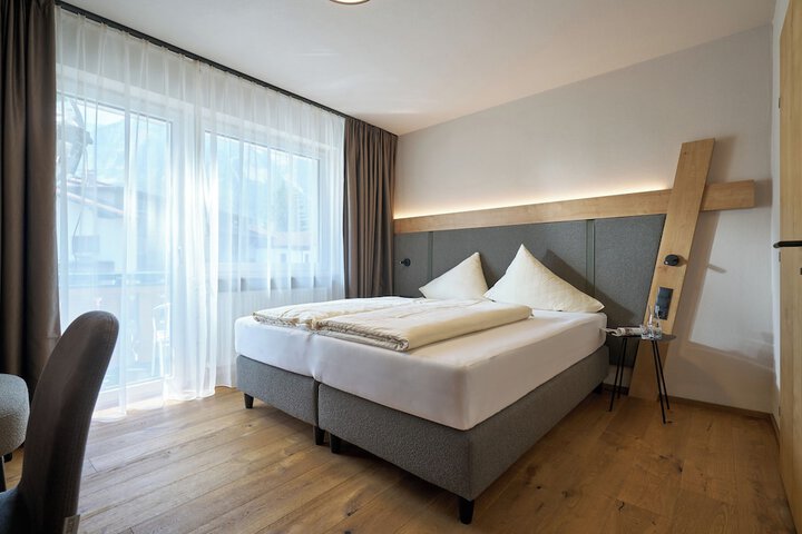 Room 47 of 92