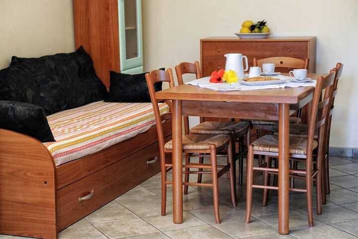 Room 4 of 48