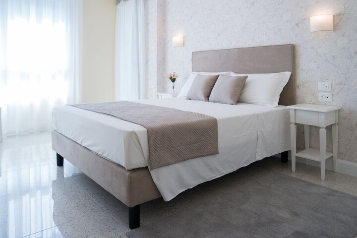 Room 4 of 19