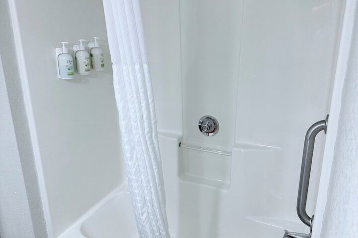 2 Queen Beds Deluxe Room (3 of 12)