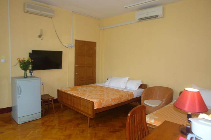 Room 11 of 36