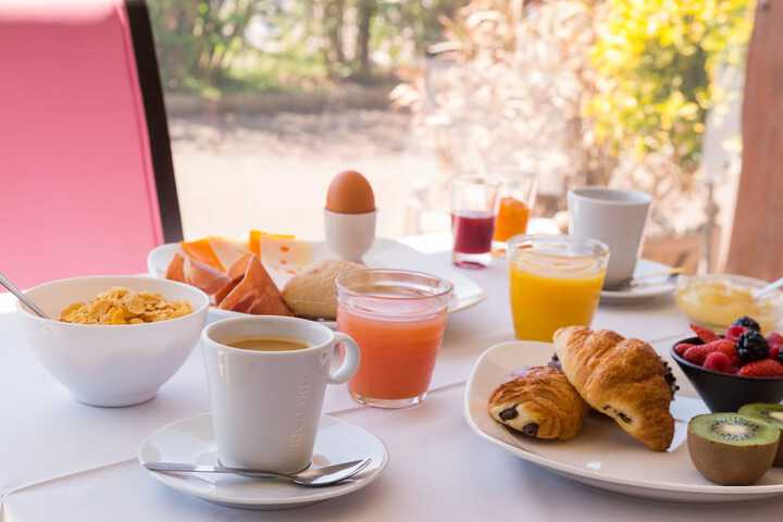 Breakfast/Coffee Service 49 of 55