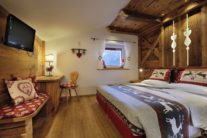 Room 12 of 51