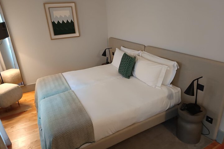 Room 32 of 109