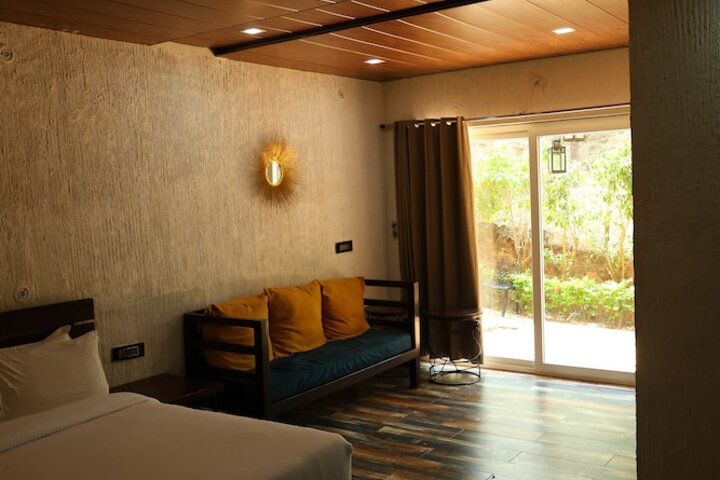 Room 10 of 35