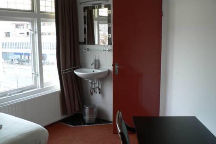 Room 2 of 6