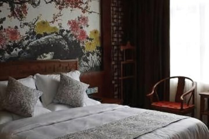 Room 4 of 15